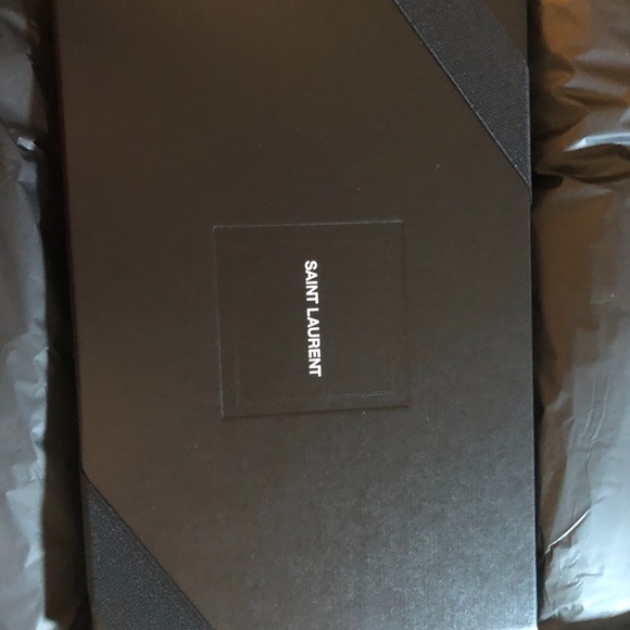 I have quite a few black designer bags, and could stand to be without one.😊 - Picture 3 of 9